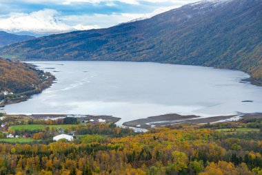 Troms County - Norveç 'teki Gratangen Fjord