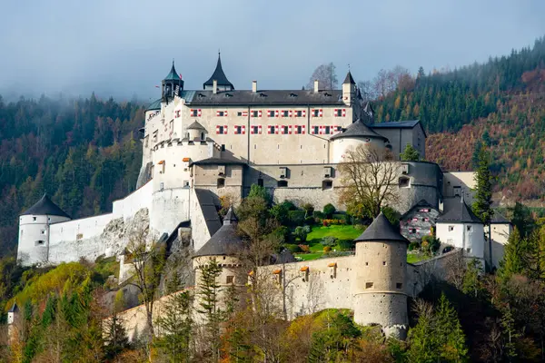 Ortaçağ Hohenwerfen Şatosu - Avusturya