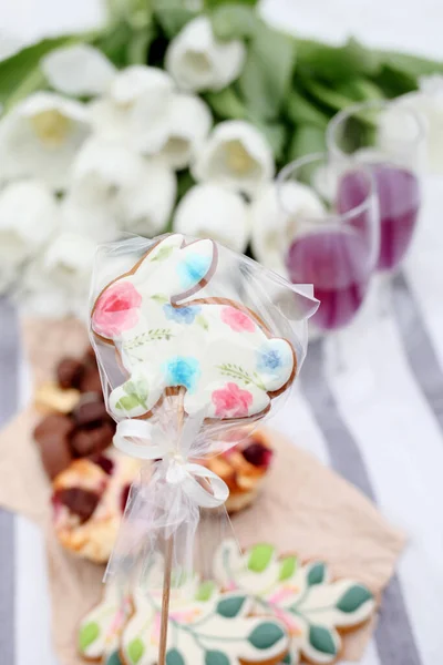 Красивый Свадебный Торт Цветами Свечами — стоковое фото