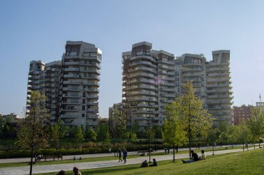 Milan, İtalya: 19 Nisan 2019 - Milano 'daki Şehir Hayatı kompleksinde Modern ve Lüks Hadid Konutları