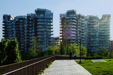 Milan, İtalya: 19 Nisan 2019 - Milano 'daki Şehir Hayatı kompleksinde Modern ve Lüks Hadid Konutları