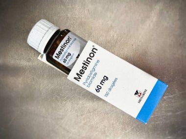 Hatya.Songkhla.Tayland 26 Nisan 2025: Mestinon 60 mg. Pyridostigmine bromi.cholinesterase inhibitör.150 tablet bir şişede miastenia gravis 'i tedavi eder, o gün kas güçsüzlüğüne neden olur.