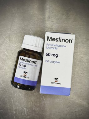 Hatya.Songkhla.Tayland 26 Nisan 2025: Mestinon 60 mg. Pyridostigmine bromi.cholinesterase inhibitör.150 tablet bir şişede miastenia gravis 'i tedavi eder, o gün kas güçsüzlüğüne neden olur.