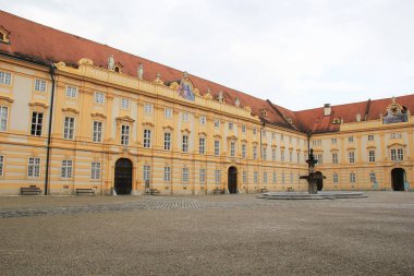Melk, Avusturya - 21 Mayıs 2024: Stift Melk veya Melk Abbey