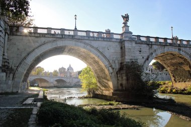 Roma, İtalya - 13 Eylül 2022: Roma Şehri Ponte Sant 'Angelo ve Vatikan' la