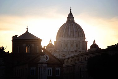 Roma, İtalya - 13 Eylül 2022: Vatikan Şehri ve St. Peter Bazilikası