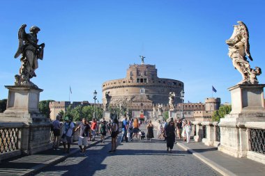 Roma, İtalya - 13 Eylül 2022: Sant 'Angelo Castel veya Castello Angelo Köprüsü