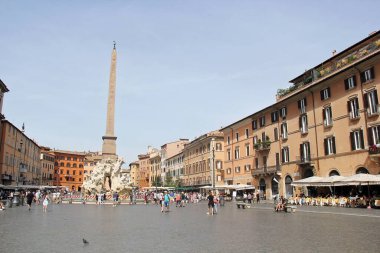 Roma, İtalya - 14 Eylül 2022: Roma, İtalya 'da Piazza Navona Meydanı