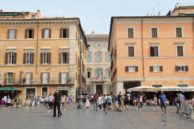Roma, İtalya - 14 Eylül 2022: Piazza Navona ve Piazza Madama Roma, İtalya