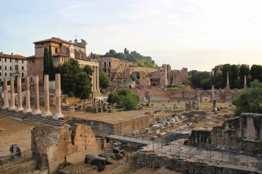 Roma, İtalya - 14 Eylül 2022: Roma, İtalya 'da Güzel Antik Roma Kalıntıları