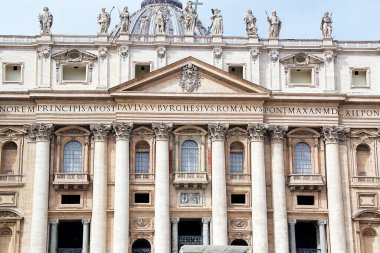 Vatikan Şehri, Vatikan - 15 Eylül 2022: Roma, İtalya 'daki Vatikan Aziz Petrus Bazilikası