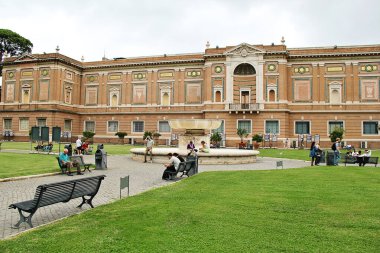 Roma, İtalya - 15 Eylül 2022: Vatikan Müzeleri Manzarası. Pinacoteca Müzesi Galerisi. Panoramik Bina Dış görünüşü, Roma, İtalya