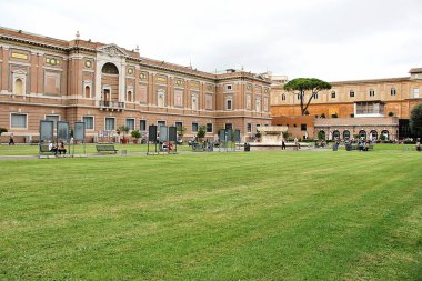 Roma, İtalya - 15 Eylül 2022: Vatikan Müzeleri Manzarası. Panoramik Müze Binası Dış, Roma, İtalya