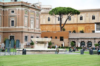 Roma, İtalya - 15 Eylül 2022: Vatikan Müzeleri Manzarası. Panoramik Bina Dış görünüşü, Roma, İtalya