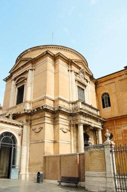 Roma, İtalya - 15 Eylül 2022: Vatikan Müzeleri ve Dört Kapı Binasının Atriyumu Dışarısı, Roma, İtalya