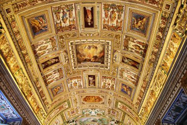 Vatikan Şehri, Vatikan - 15 Eylül 2022: Vatikan Müzeleri içindeki Harita Detayları Galerisi, Roma, İtalya