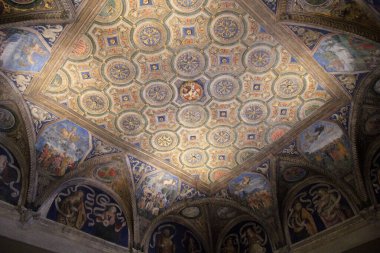 Vatikan Şehri, Vatikan - 15 Eylül 2022: Vatikan Müzelerindeki Vatikan Sarayı 'nın Borgia Apartmanındaki Sibyls Tavan Odası, Roma, İtalya