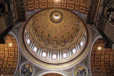 Roma, İtalya - 16 Eylül 2022: Saint Peter Bazilikası, Vatikan, Roma, İtalya
