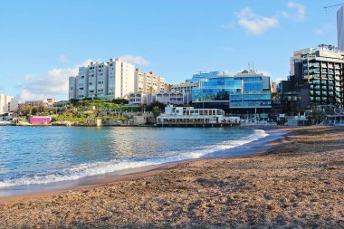 Malta Sahili ve St. George Körfezi manzarası