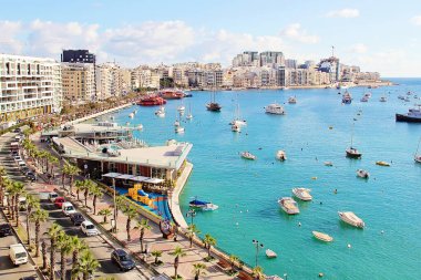 Sliema, Malta - 20 Aralık 2022: Sliema Town Manzaralı Malta Havacılık