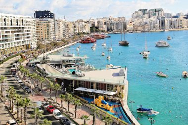 Sliema, Malta - 20 Aralık 2022: Sliema City ile Güzel Malta Hava Sahası