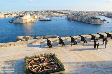 Valletta, Malta - 19 Aralık 2022: Birgu ve St. Angelo Kalesi Valletta, Malta