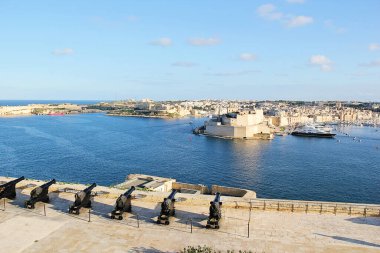 Valletta, Malta - 19 Aralık 2022: Birgu ve St. Angelo Kalesi Valletta, Malta