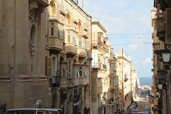 Valletta, Malta - 19 Aralık 2022: Malta Eski Şehir Caddesi, Valletta