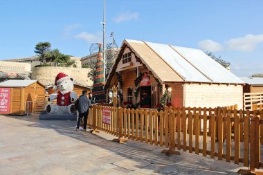 Valletta, Malta - 19 Aralık 2022: Aralık 'ta Valletta, Malta' da Noel Pazarı
