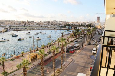Valletta, Malta - 19 Aralık 2022: Malta Gzira Manzara Manzarası