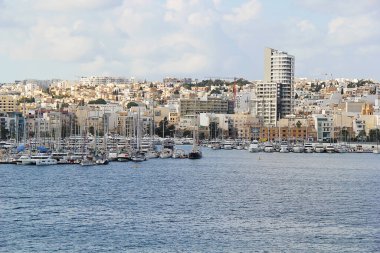 Valletta, Malta - 19 Aralık 2022: Malta Yat Kulübü Marina