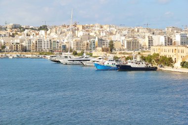 Valletta, Malta - 19 Aralık 2022: Büyük Gemili Malta Limanı