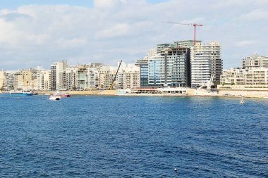 Valletta, Malta - 19 Aralık 2022: Sliema Skyline Peyzaj Malta