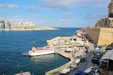 Valletta, Malta - 19 Aralık 2022: Valletta, Malta Feribot Durağı