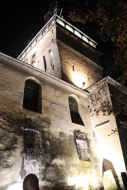 Sighisoara, Romanya - 27 Eylül 2019: Sighisoara, Romanya 'daki Saat Kulesi