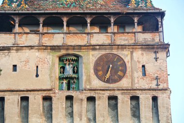 Sighisoara, Romanya - 27 Eylül 2019: Romanya 'nın Sighisoara kentinde Saat Kulesi Kapatma Ayrıntıları