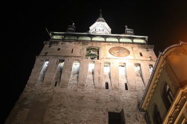 Sighisoara, Romanya - 27 Eylül 2019: Romanya 'nın Transilvanya kentindeki Sighisoara' daki Saat Kulesi