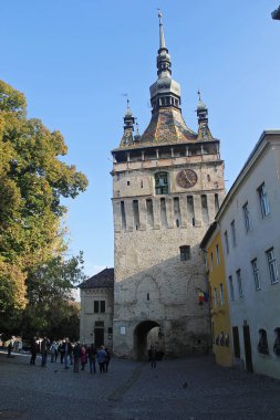 Sighisoara, Romanya - 27 Eylül 2019: Eski Şehir ve Romanya 'nın Transilvanya kentindeki Saat Kulesi