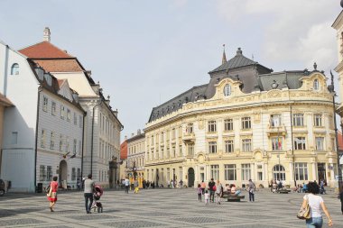 Sibiu, Romanya - 29 Eylül 2019: Sibiu, Romanya Ana Meydanı Manzarası