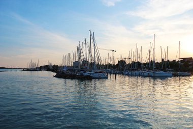 Balatonfured, Macaristan - 12 Ağustos 2021: Balatonfuged on Lake Balaton, Macaristan