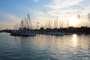 Balatonfured, Macaristan - 12 Ağustos 2021: Balatonfuged on Lake Balaton, Macaristan