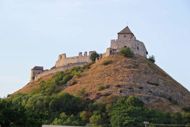 Sumeg, Macaristan - 13 Ağustos 2021: Sumeg Şatosu, Macaristan Dış İnşaat 