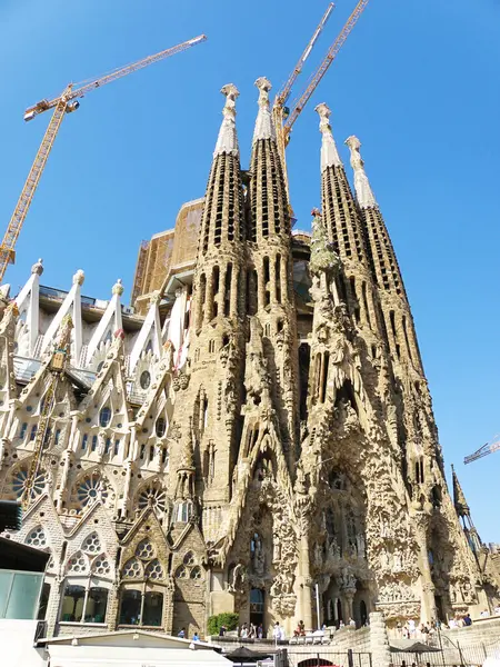 Barcelona, İspanya - 14 Ağustos 2012: Sagrada Familia Church Basilica Exterior, Barcelona, İspanya