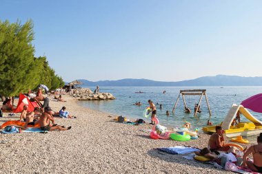 Drvenik, Hırvatistan - 20 Ağustos 2025: Drvenik Sahili Hırvatistan