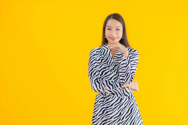 Portrait Belle Jeune Femme Asiatique Sourire Heureux Avec Action Sur — Photo