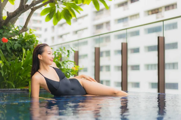 Portrait Beautiful Young Asian Woman Smile Relax Leisure Swimming Pool — Stock Photo, Image