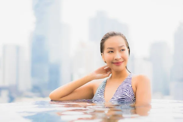 Portret Mooie Jonge Aziatische Vrouw Ontspannen Glimlach Genieten Van Vrije — Stockfoto