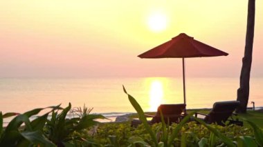 Güzel dalgalı denizin sakin görüntüleri.