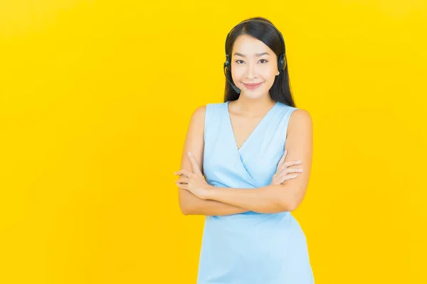 Portrait Beautiful Young Asian Woman Call Center Customer Care Service — Stock Photo, Image