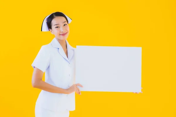 Portrait Beautiful Young Asian Woman Thai Nurse Show Empty White — Stock Photo, Image